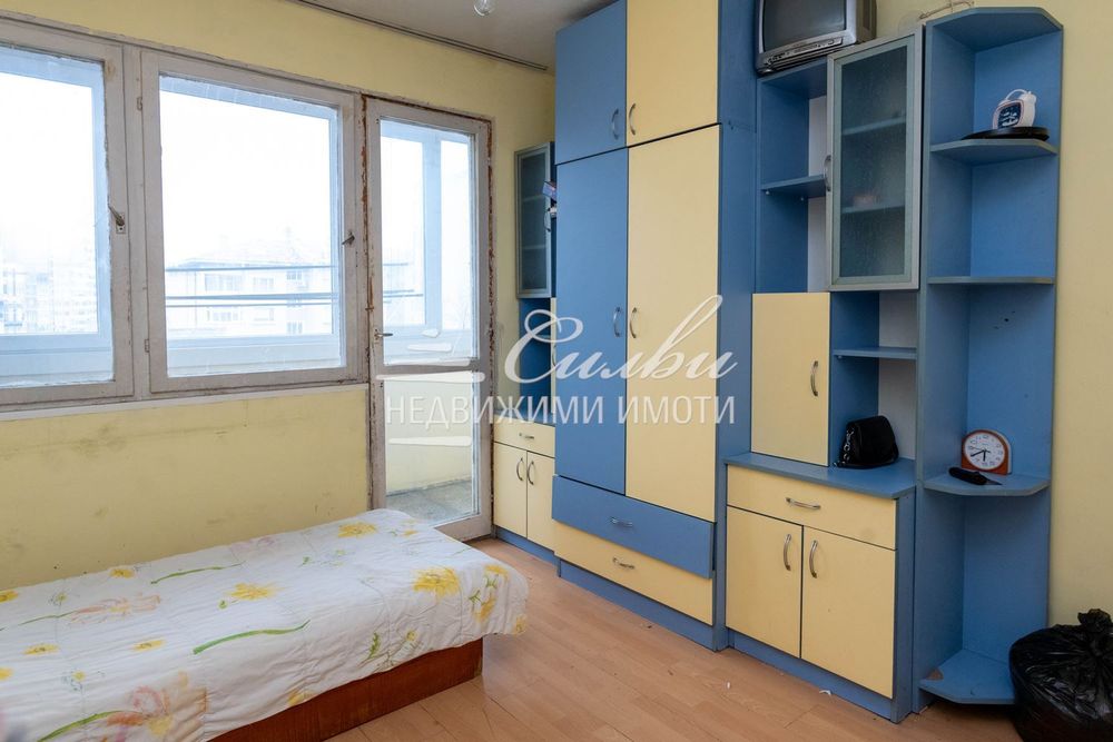 Продава се Двустаен апартамент в Шумен, Център - 50 кв.м за 1785 €/кв.м - Снимка #3