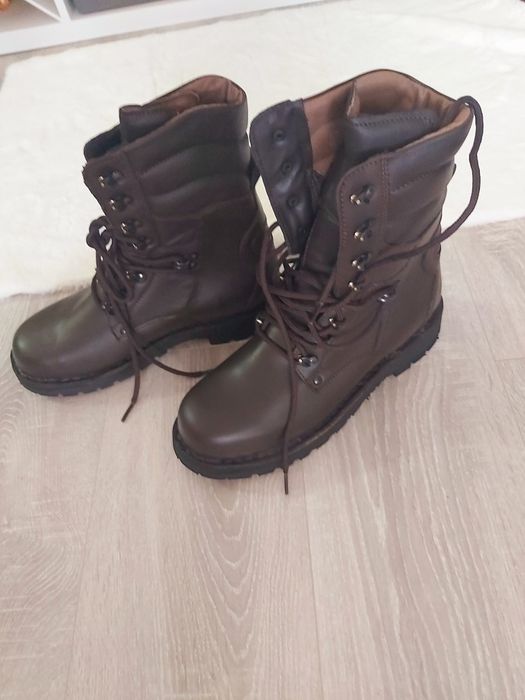 Bocanci militari/ iarna