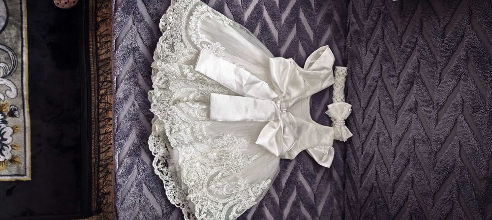 Продавам дрешки, обувки, сандали за момиченце на 06-2г