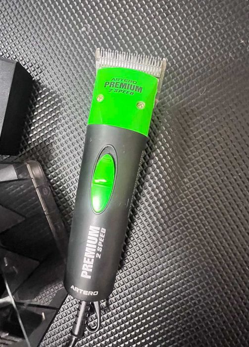 Продавам машинка за подстригване на домашни любимци.