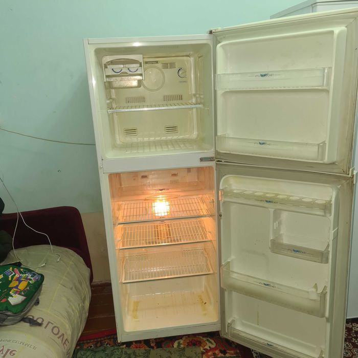 Самсунг инвентарь мотор Икки камерали холодильник сотилади срочно