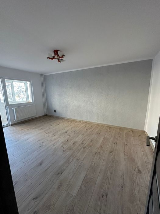 Vând 2 decomandate str Mioritei