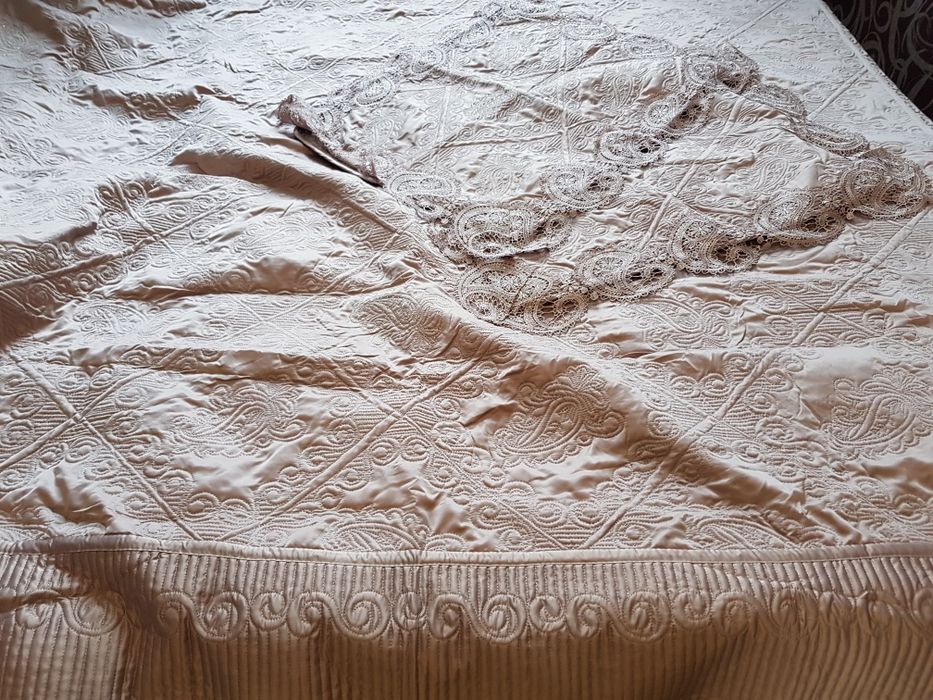 Продам покрывало на кровать