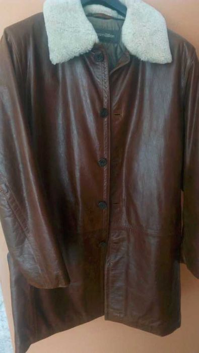 Кожено палто с яка