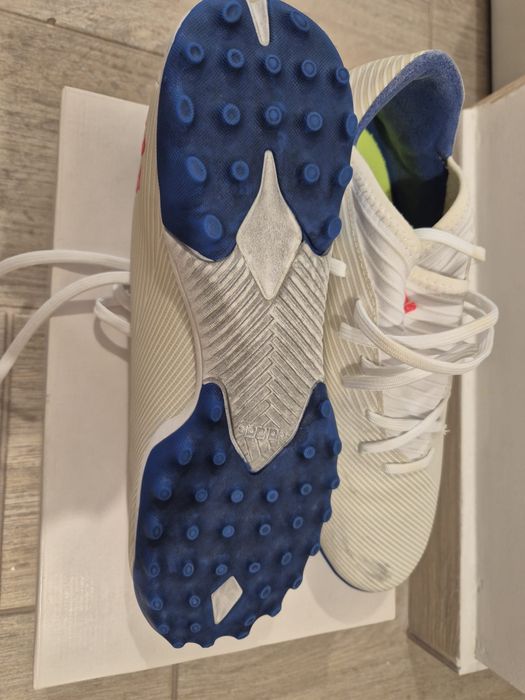 Adidasi fotbal Adidas