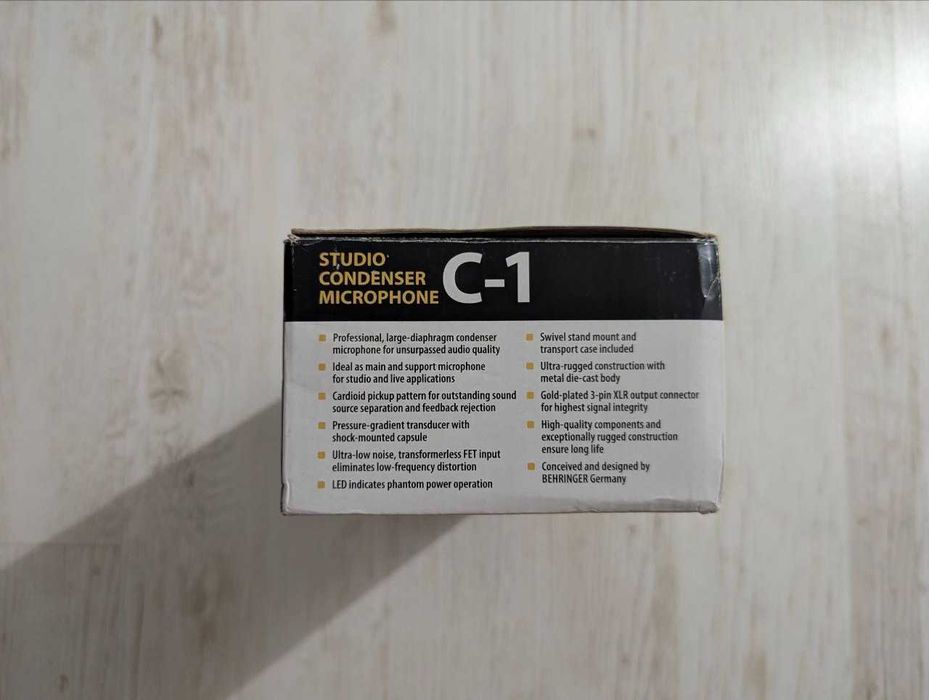 Студийный микрофон