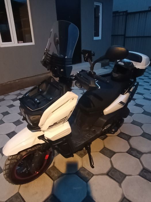 Скутер танк продам