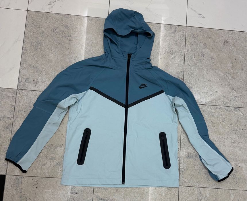 Оригинално детско горнище Nike tech
