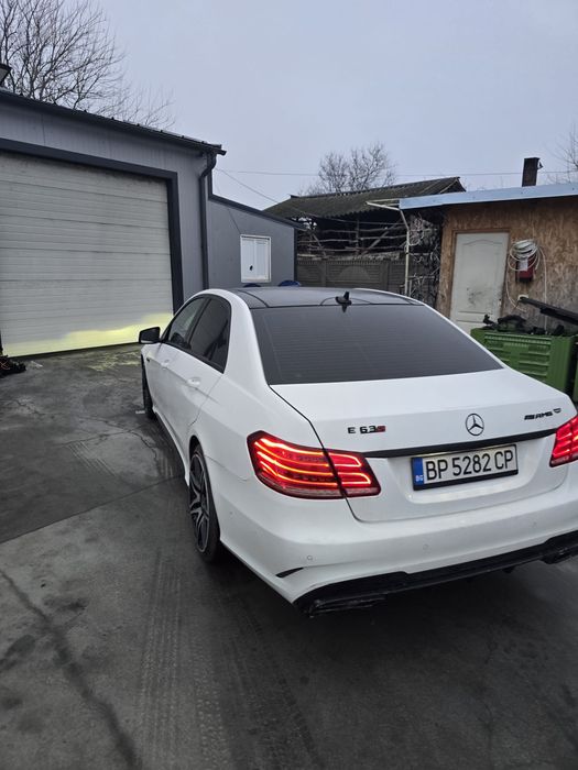 Mercedes E-Class W212, an 2015