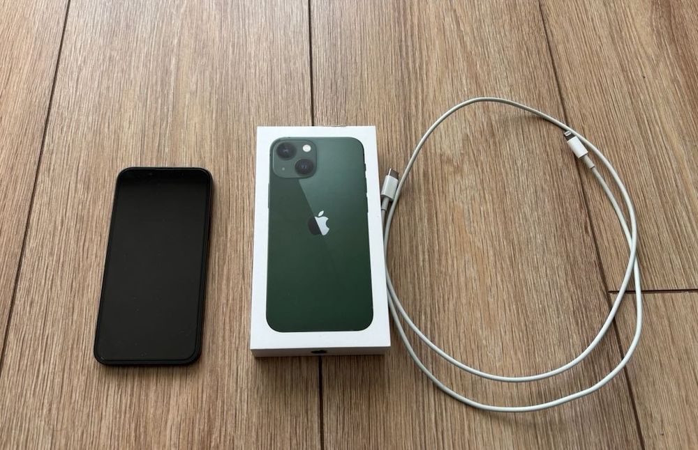 Apple iPhone 13 mini