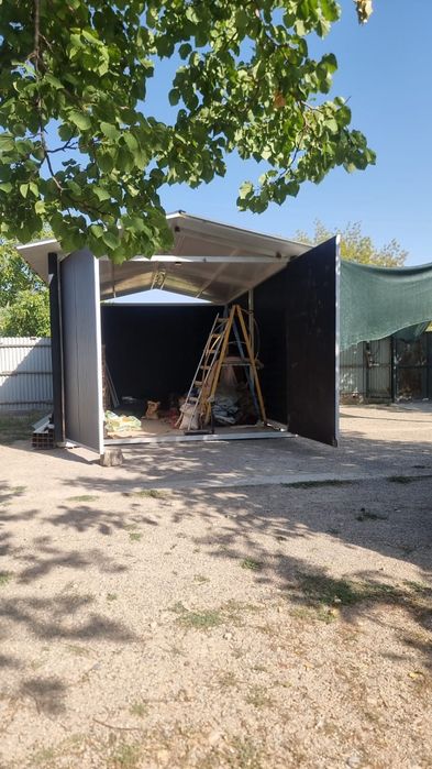 Утепленный гараж из сэндвич-панелей