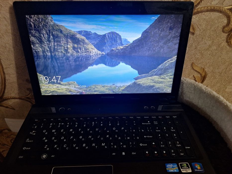 Продается ноутбук Lenovo IdeaPad Y580.