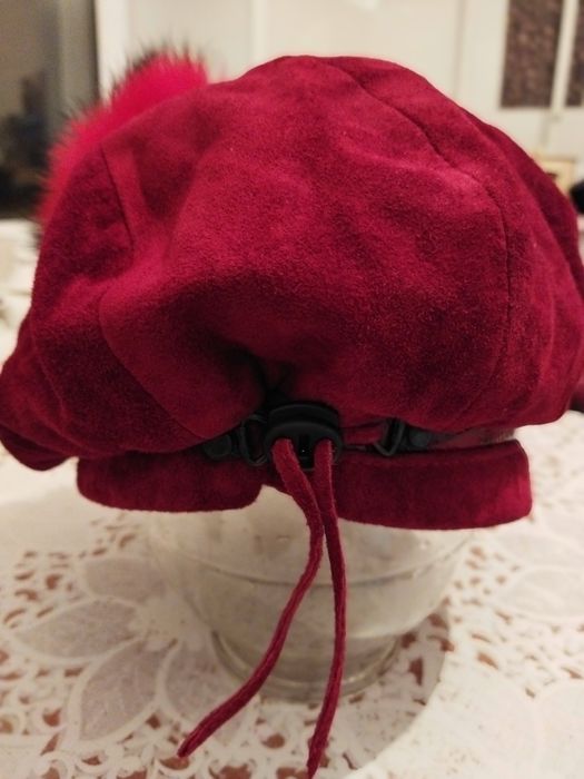 Берет осень зима