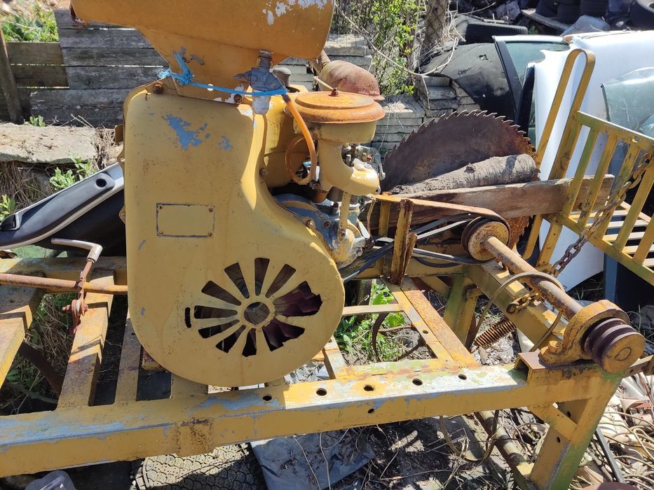 Машина за рязане на дърва