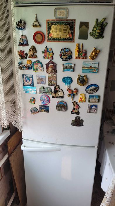 Продам двухкамерный холодильник
