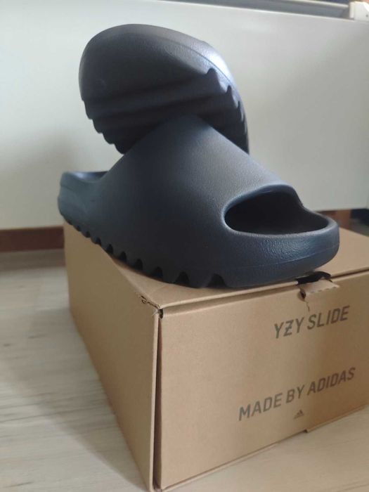 Yeezy slide Onyx (размер 40-41)