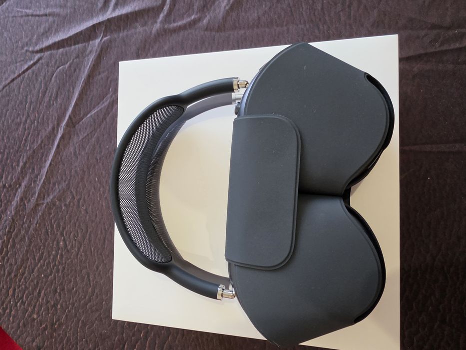 Продавам Air Pods Max ÷ подаръци