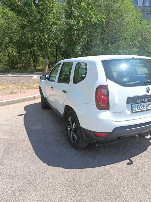 Продаю автомобиль renault duster механика 1.6