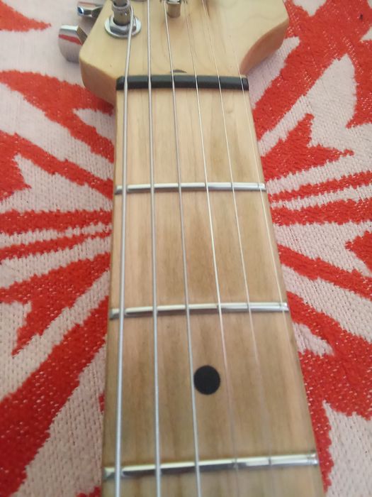 Продавам китари Ямаха и Корт