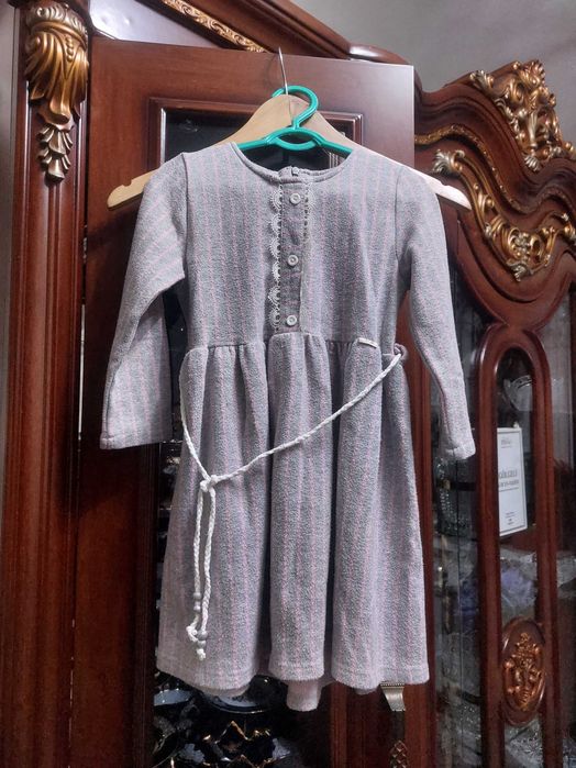 Платье девочке на 4-5 лет