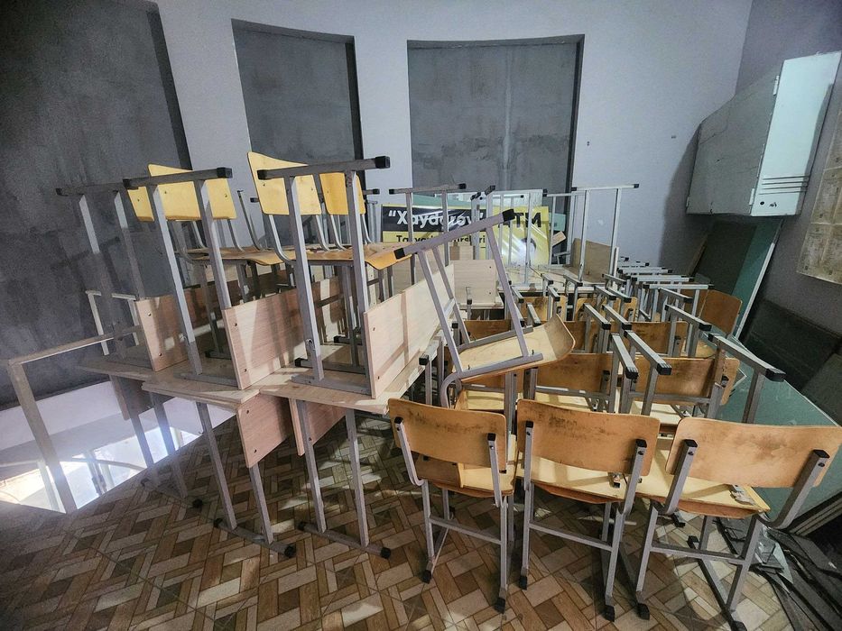 Parta va stul komplekt so'tiladi - Продается комплект столов и стульев