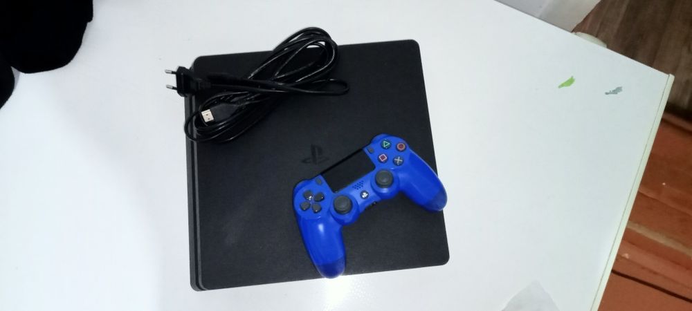 Playstation 4 slim