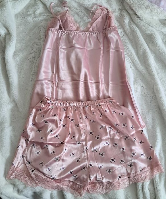 !Чисто нова! Сатенена ношница