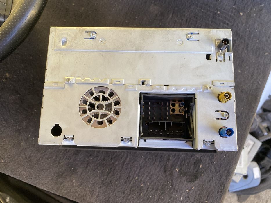 Radio CD Navigatie Mercedes ML W164 Pret 1300 lei