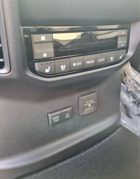 Toyota Sequoia Capstone 2025 год