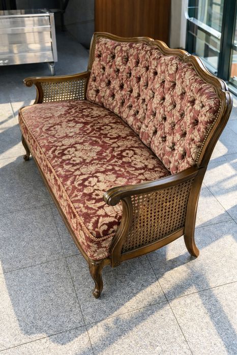 Set canapea 3 locuri + 2 fotolii vintage, lemn masiv, stil clasic