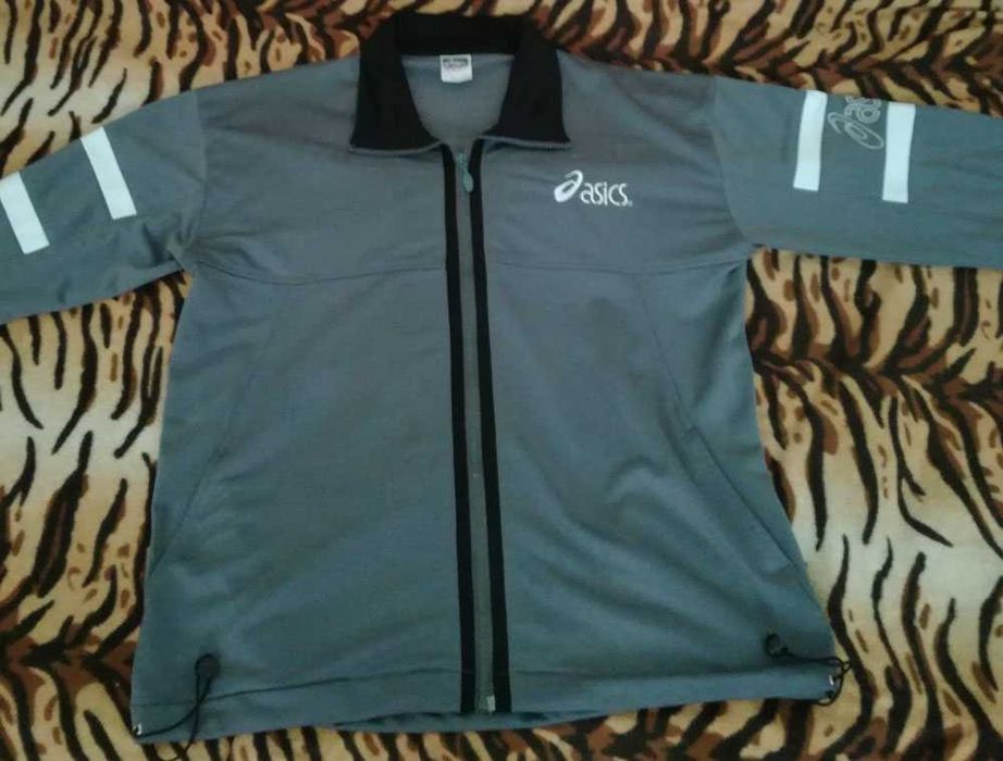 Голямо Оригинално Горнище ASICS/АСИКС !