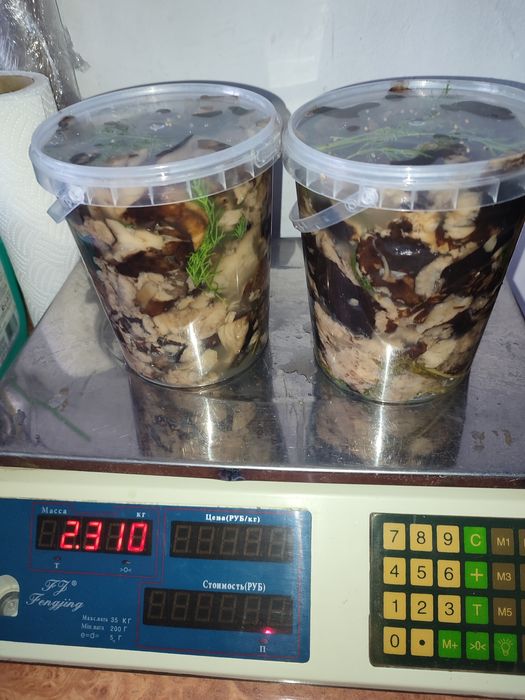 Продам соленые грузди и валуи