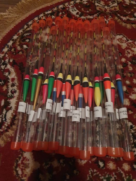 Pluta lumina LED pescuit noaptea.