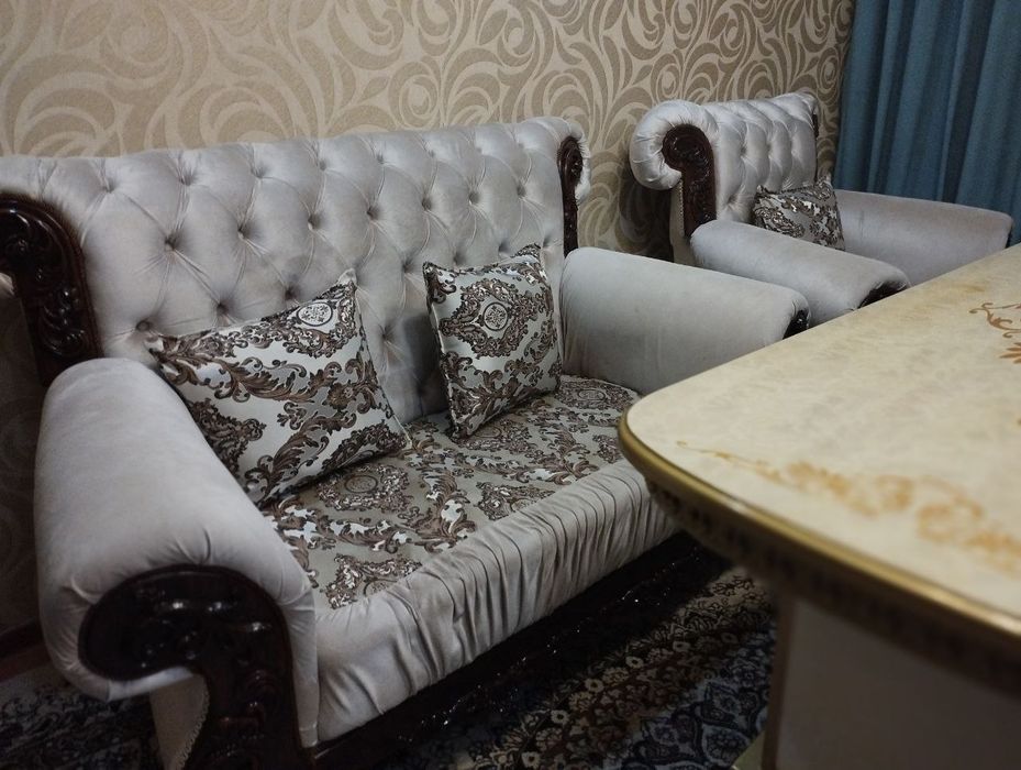 Divan bilan stol