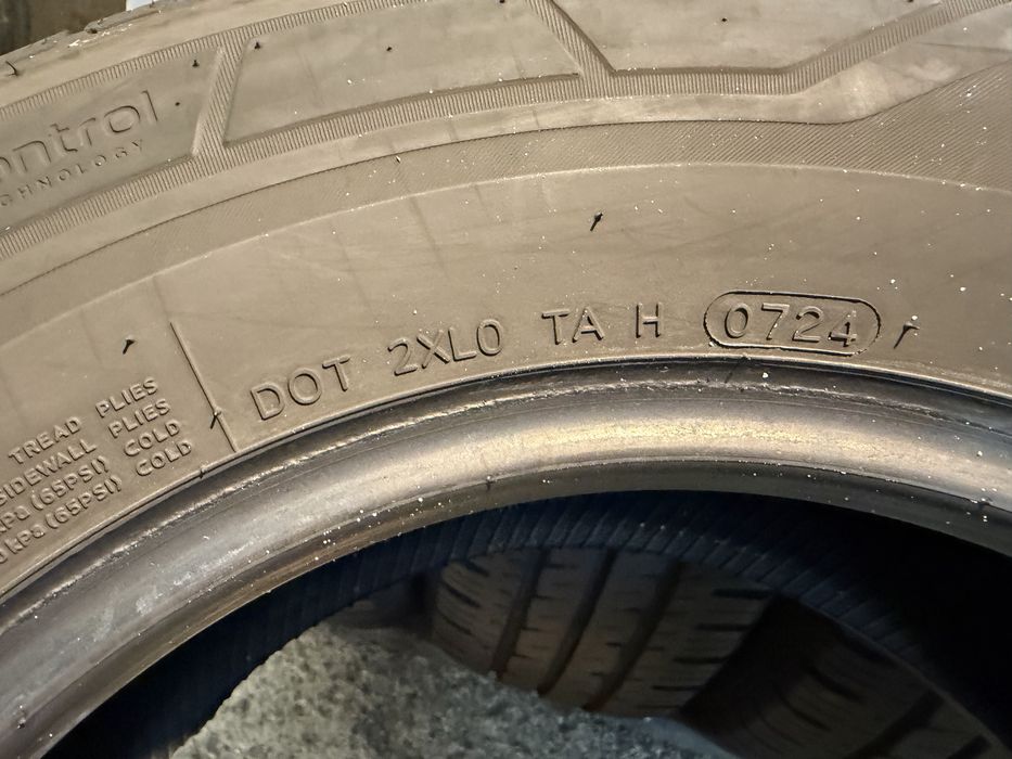 Гуми 215/70/15C. HANKOOK Vantra LT