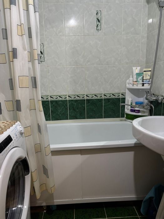 Продам 2к.кв р-н Центр Крови