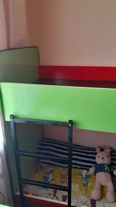 Детский двухэтажный кроват