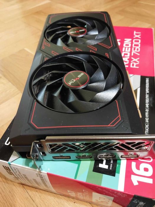 Sapphire Pulse RX 7600XT 16GB