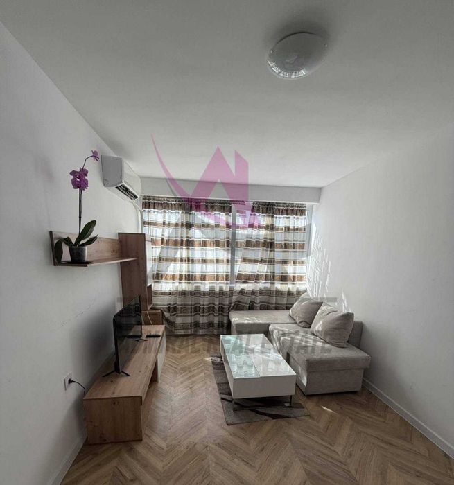 Дава се под наем Едностаен апартамент в Варна, Левски - 20 кв.м за 300 € - Снимка #2