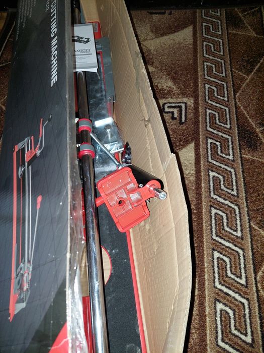 Машина за плочки. .