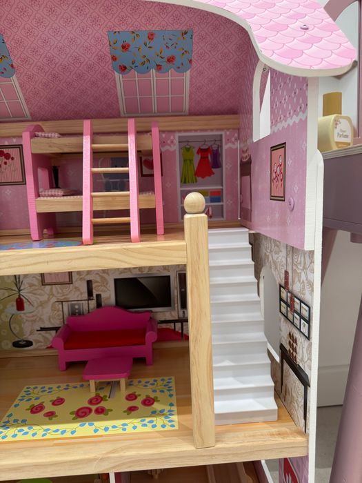 Дървена Къща за кукли. Moni toys.