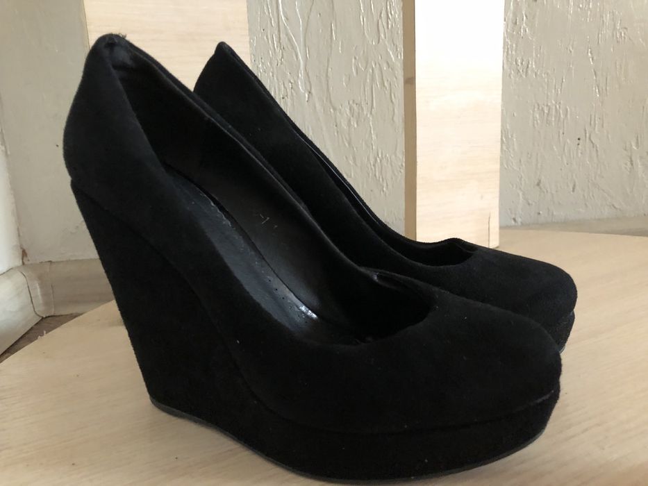 Продам три пары обуви