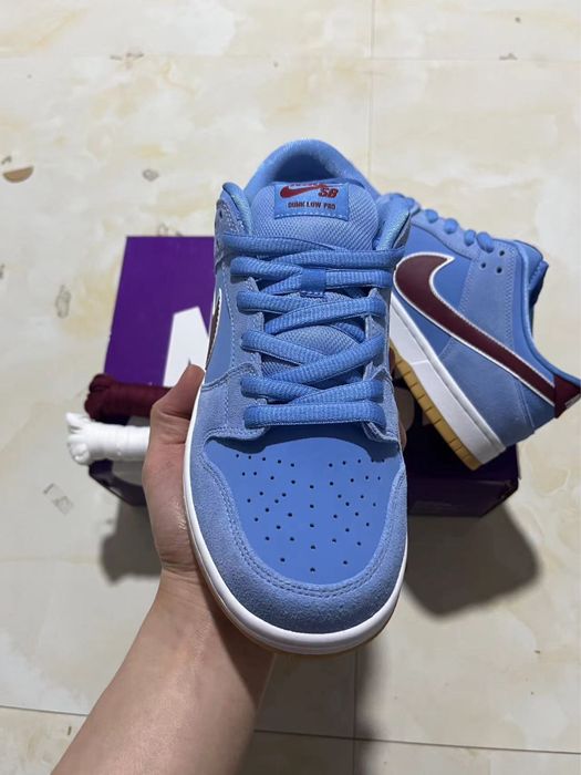 Nike SB Dunk Low Philadelphia Phillies