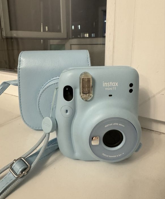 Instax 11 mini в голубом цвете