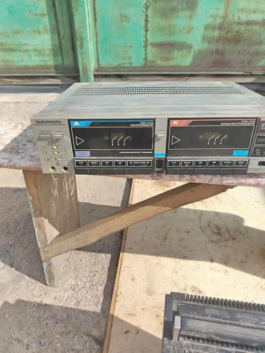 Продам магнитофон ссср