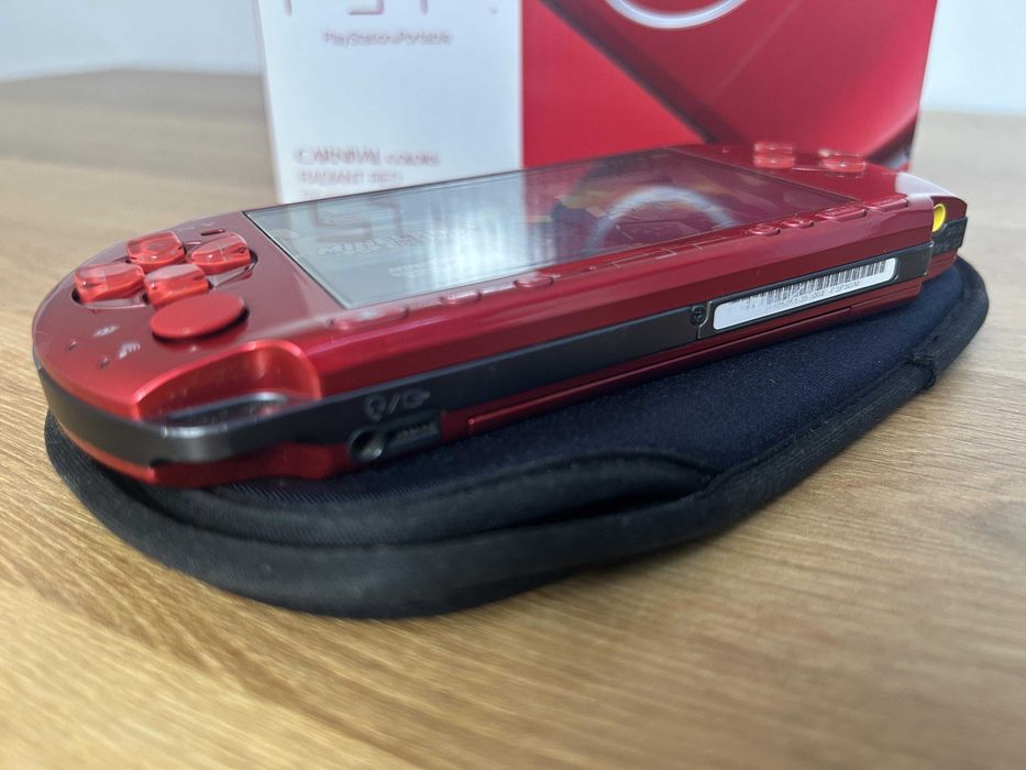 PSP 3000 Radiant Red in cutie — modată, garantie 12 luni, husă Sony