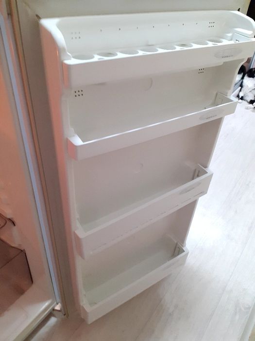 Продаю холодильник