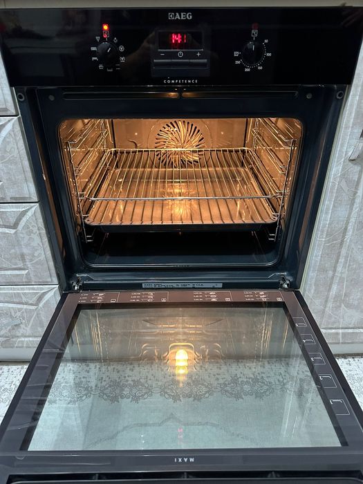 Фурна за вграждане AEG