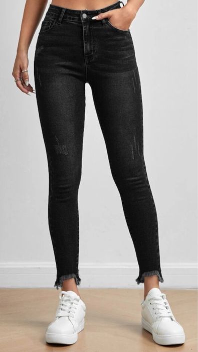 Черни дънки (skinny jeans)