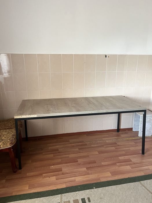 Продам стол хорошом состояние
